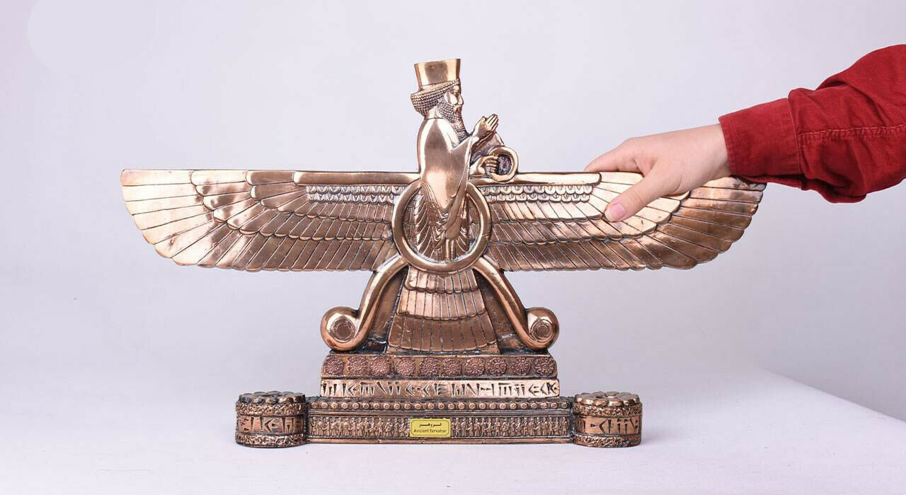 Historisch Ahura Mazda Farvahar Bronzen Perzisch Beeldje