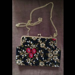 Geborduurde clutch handtas met bloemmotief – Tabasom