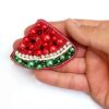 Watermeloenbroche voor Yalda – Feestelijk Rood