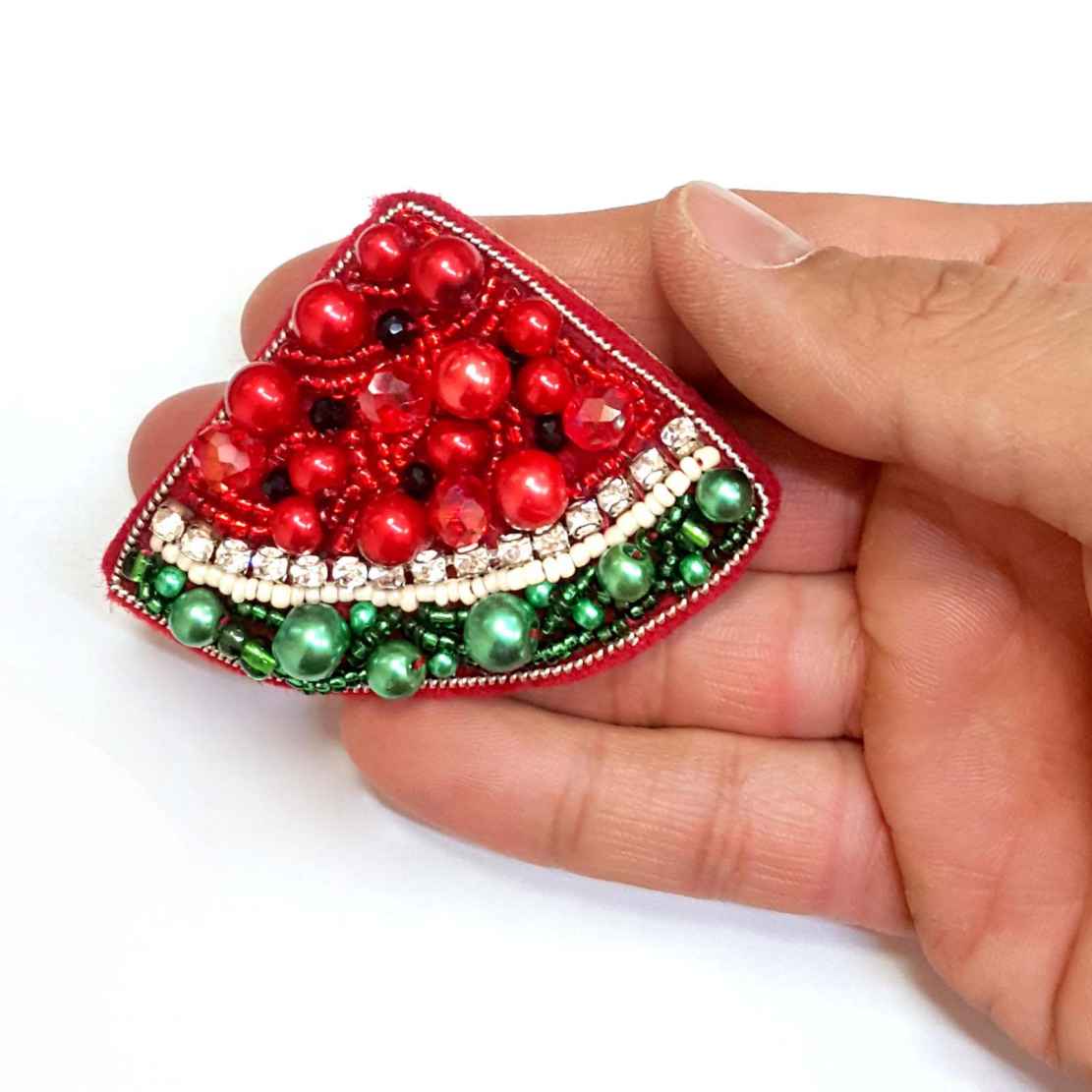 Watermeloenbroche voor Yalda – Feestelijk Rood