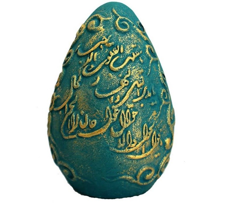 Elegante aardewerken Haftseen-eieren voor Nowruz (Patineh)