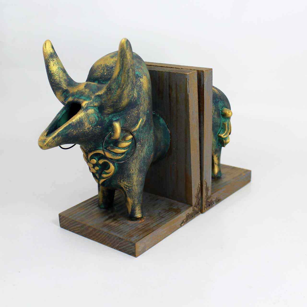 Op zebu geïnspireerde polyester sculptuur boekensteun – geschikt voor themakamers