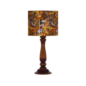 Traditionele Houten Tafellamp met Perzisch Geïnspireerde Lampenkap Shahnameh