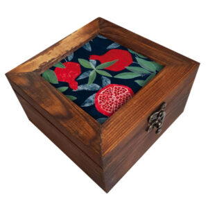Houten geschenkdoos met Perzisch geïnspireerd granaatappelpatroon