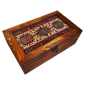 Houten geschenkdoos met Perzisch geïnspireerd tapijtpatroon