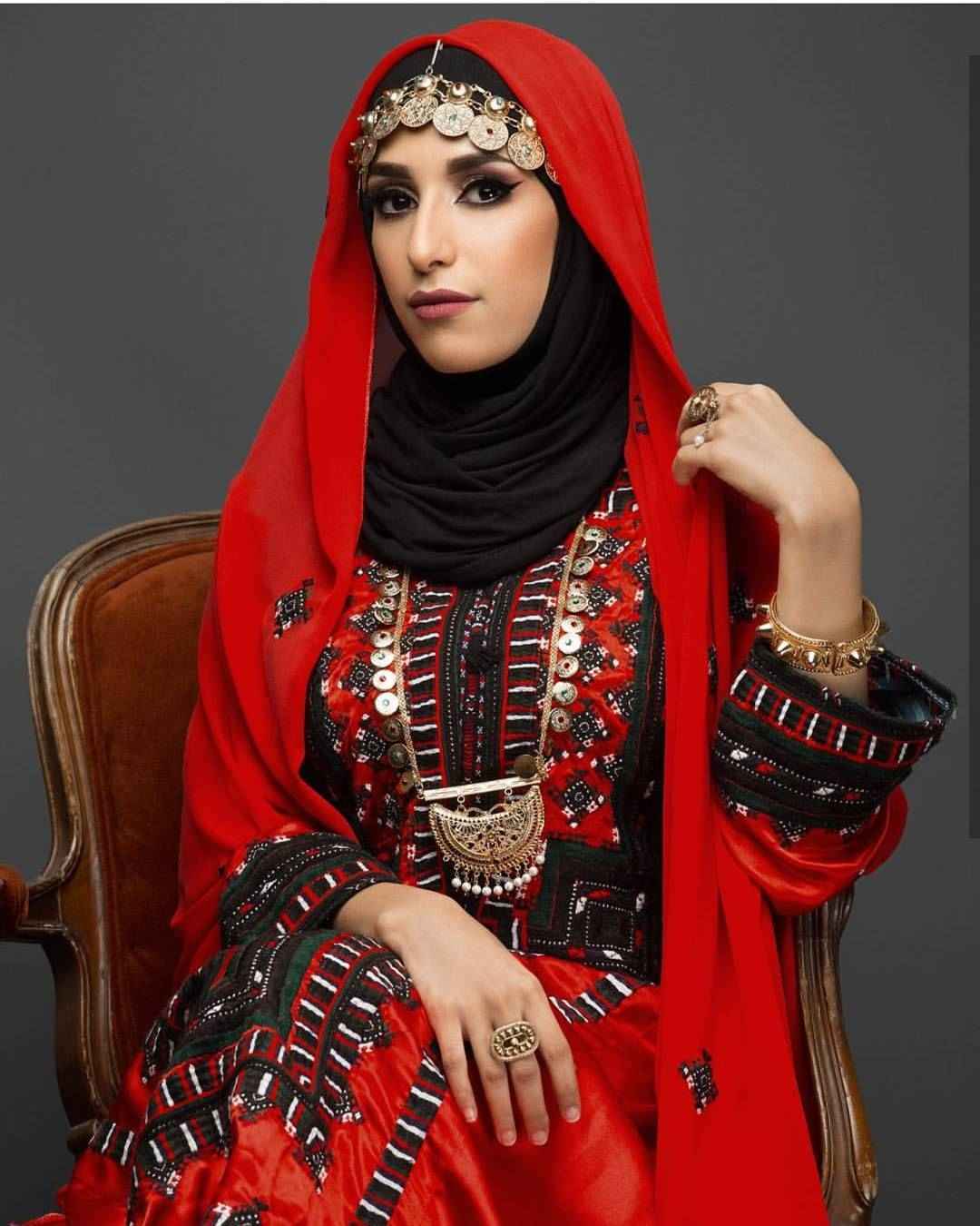 Handgemaakte Balochi Geborduurde Jurk Paneel – Mozaic Ontwerp