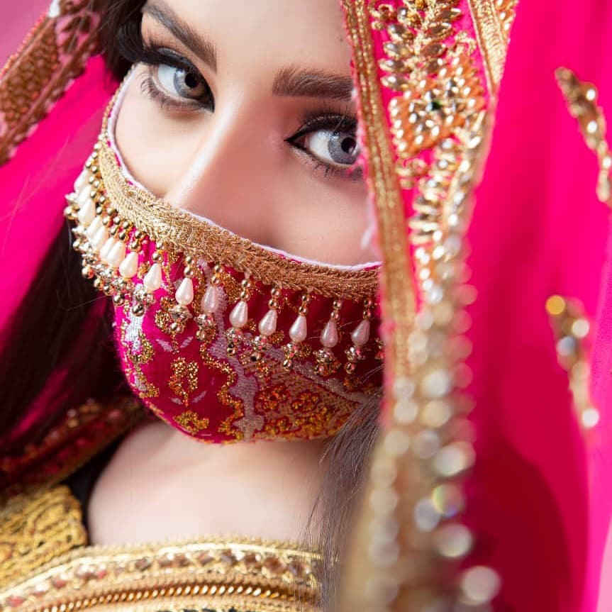 Handgemaakte Mode Geborduurde Gezichtsmasker voor Vrouwen – Model Negin