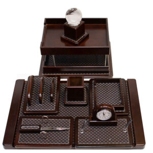 Houten Bureau Set van Tien Stuks – Bruin