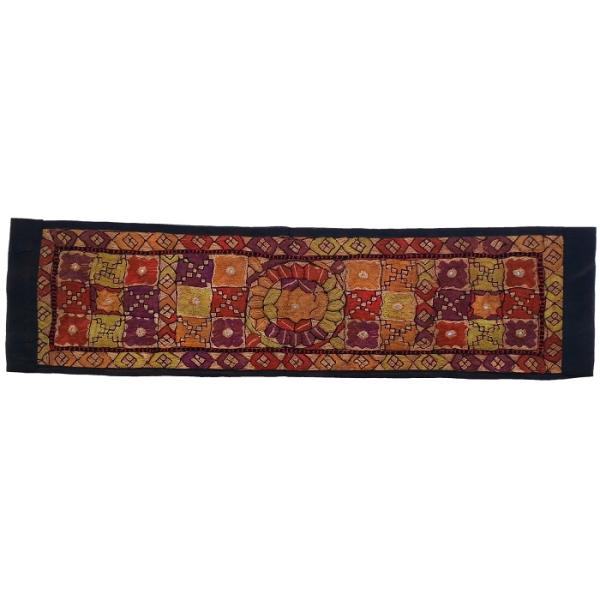 Handgeborduurd Tafelkleed Model Soozra 24