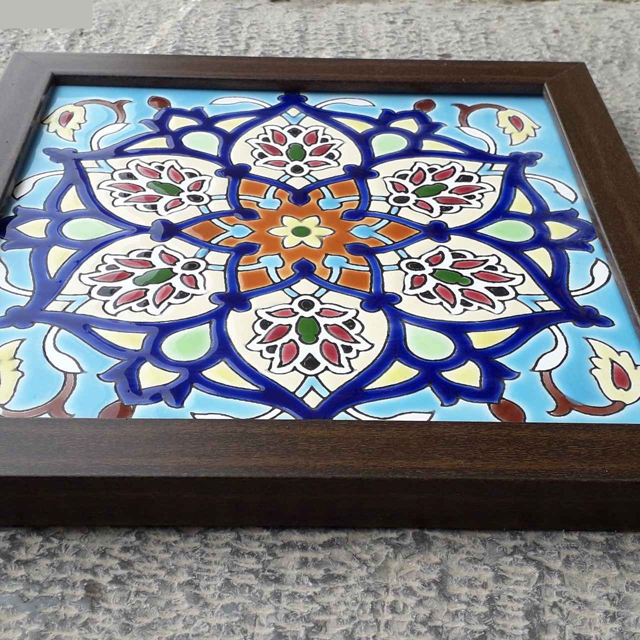Decoratieve Perzische Ingelijste Keramische Tegel – Zahiri II
