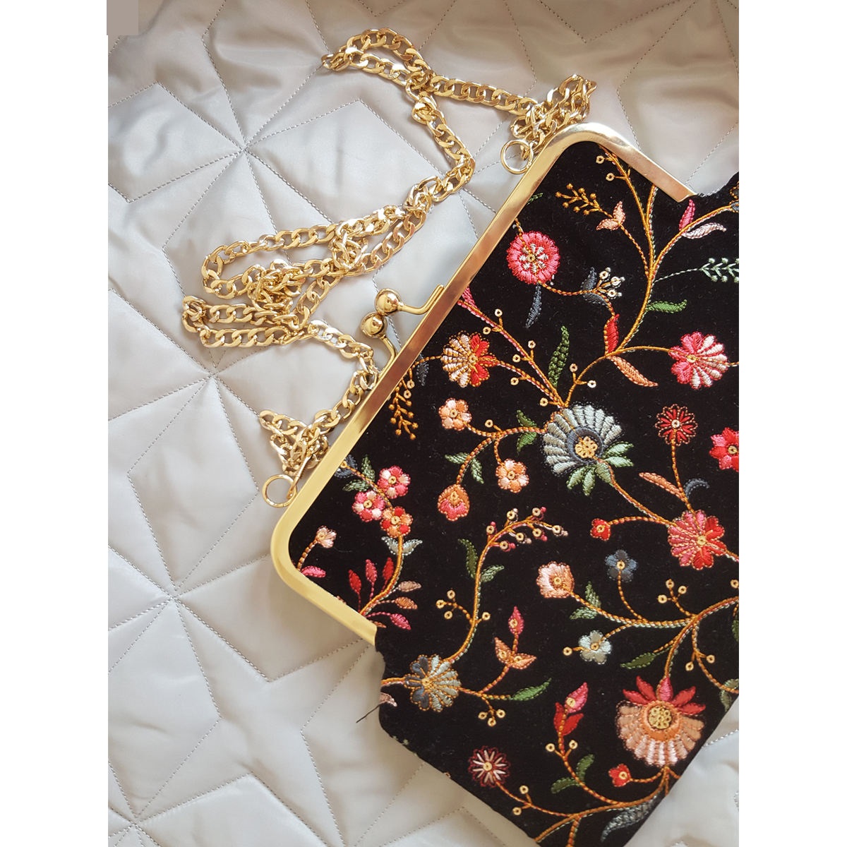 Geborduurde Clutch Handtas met Fijn Bloemmotief – Magnolia
