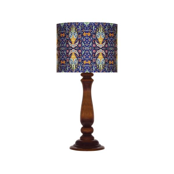 Traditionele houten tafellamp met Perzisch geïnspireerde lampenkap Kabiri