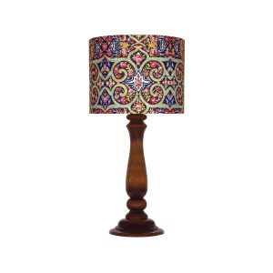 Traditionele houten tafellamp met Perzisch geïnspireerde lampenkap Kashi