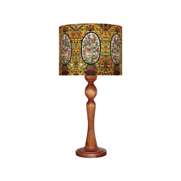Traditionele Houten Tafellamp met Perzisch Geïnspireerde Lampenkap Kara