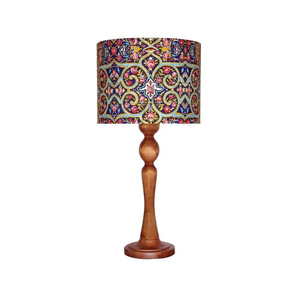 Traditionele Houten Tafellamp met Perzisch Geïnspireerde Lampenkap Karimi
