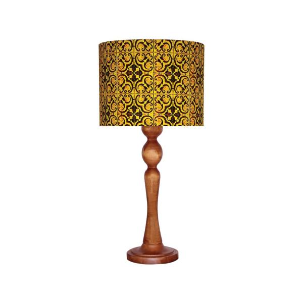 Traditionele Houten Tafellamp met Perzisch Geïnspireerde Lampenkap Geel