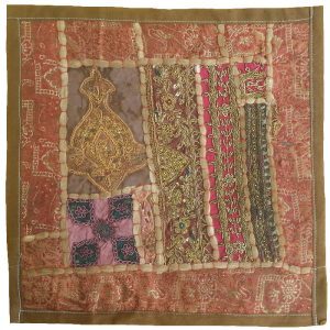 Geborduurde Kussenhoes – Roze Suzani Design