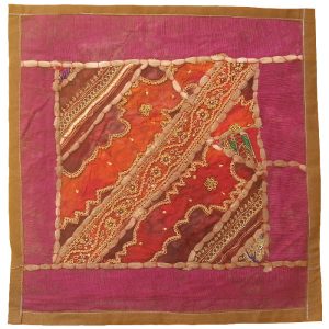 Geborduurde Kussenhoes – Roze Gestreepte Suzani Design