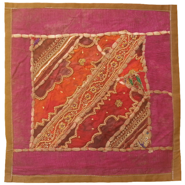 Geborduurde Kussenhoes – Roze Gestreepte Suzani Design