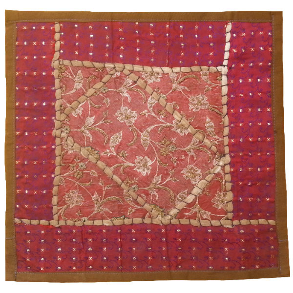 Geborduurde Kussenhoes – Roze Suzani Design