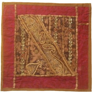 Geborduurde Kussenhoes – Rood met Goud Suzani II