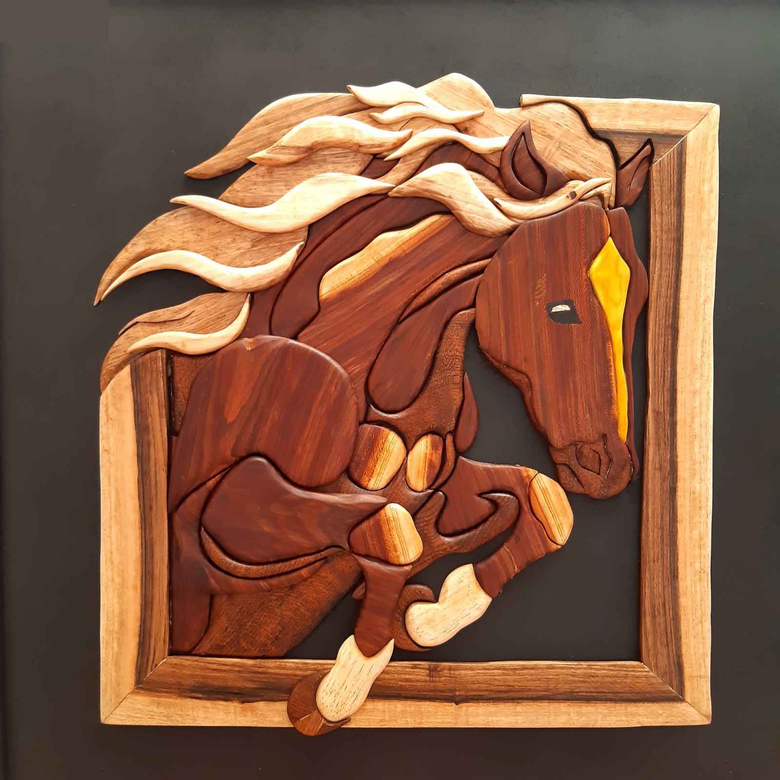 Khatamkari Houten Inlegkunst – Artistiek Paard
