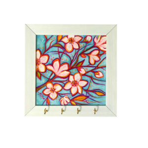 Decoratieve houten wand-sleutelhanger met ontwerp Baharan