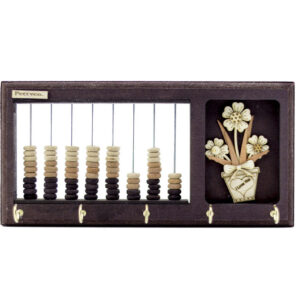 Decoratieve houten wand-sleutelhanger met ontwerp Chortkeh