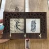 Keramische muur sleutelhanger – met houten lijst & Rumi’s gedicht