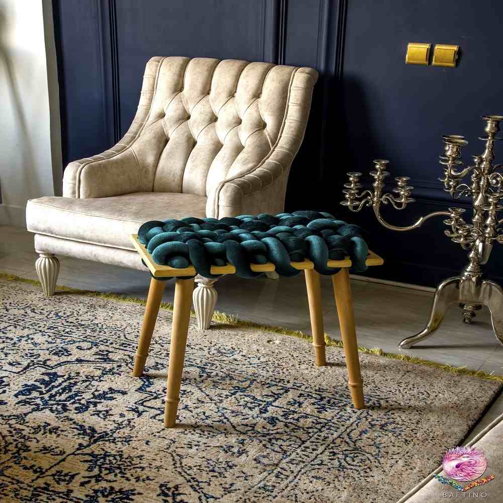 Moderne Gebreide Voetenbank met Poten – Blauw Fluweel