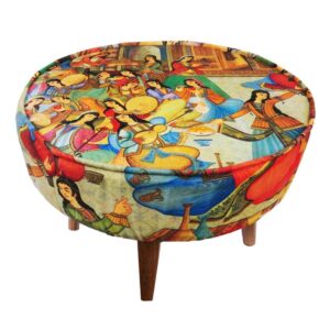 Traditionele Perzische voetenbank met houten poten en fluwelen stof Pictorial