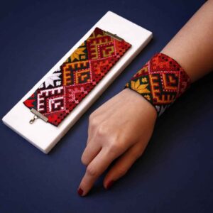 Perzische geborduurde armband model Yeganeh