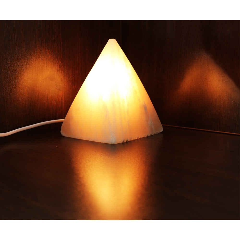Piramide zoutlamp – Handgemaakt natuurlijk steenontwerp