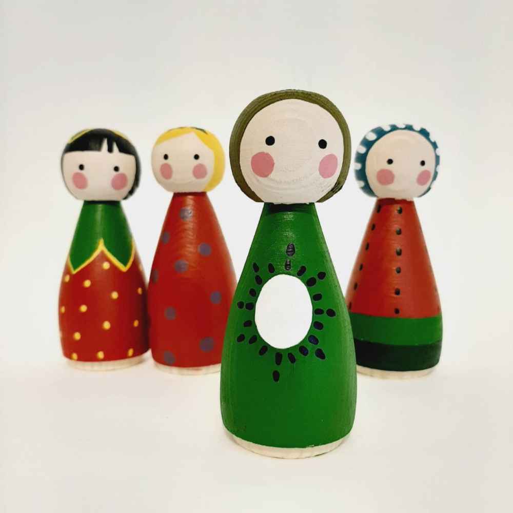 Handgemaakte houten peg poppetjes – Lieveheersbeestjes