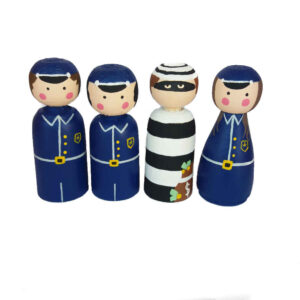 Handgemaakte houten peg poppetjes – Politie & Dief