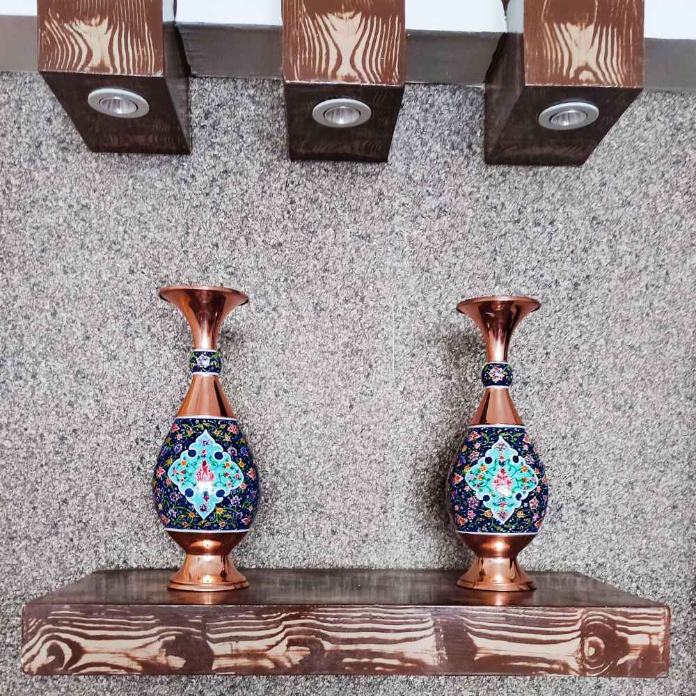 Decokoperen vaas handbeschilderd met Perzisch Minakari-email, Homa-bloemenontwerp voor traditionele elegantie