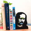 Portret Mehdi Akhavan Sales – Metalen Boekensteun