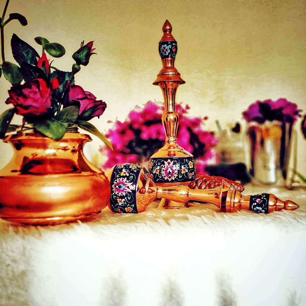 Decoratieve koperen fles met Perzische Minakari-emaille Reyhan