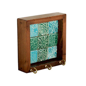 Keramische wand-sleutelhouder – met houten lijst & model Kheshti
