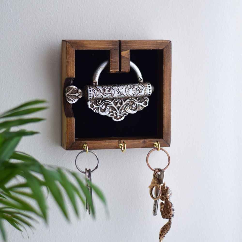 Decoratieve houten wand-sleutelhouder met ontwerp Silver
