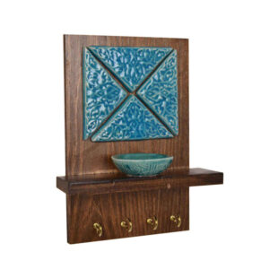 Decoratieve houten wand-sleutelhouder met ontwerp Sima