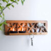 Decoratieve houten wand-sleutelhouder met ontwerp Yara