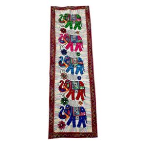 Geborduurd wandtapijt – Balochi Fil Kunst