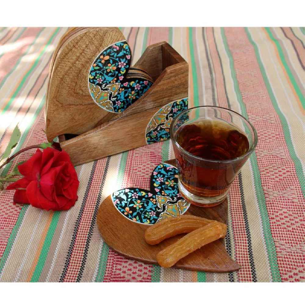 Hartvormige Iraanse Florale Onderzetters met Houder – Artistieke Houten Glasonderzitter Set