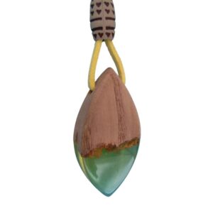 Hout-en-hars ketting handgemaakt artistiek gedurfd model Pars