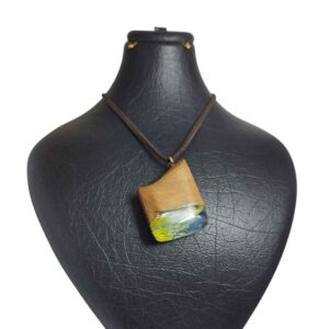 Hout-en-hars ketting handgemaakt artistiek gedurfd model Rock