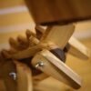 Handgemaakte en verstelbare houten bureaulamp – Dinosaurus-figuur