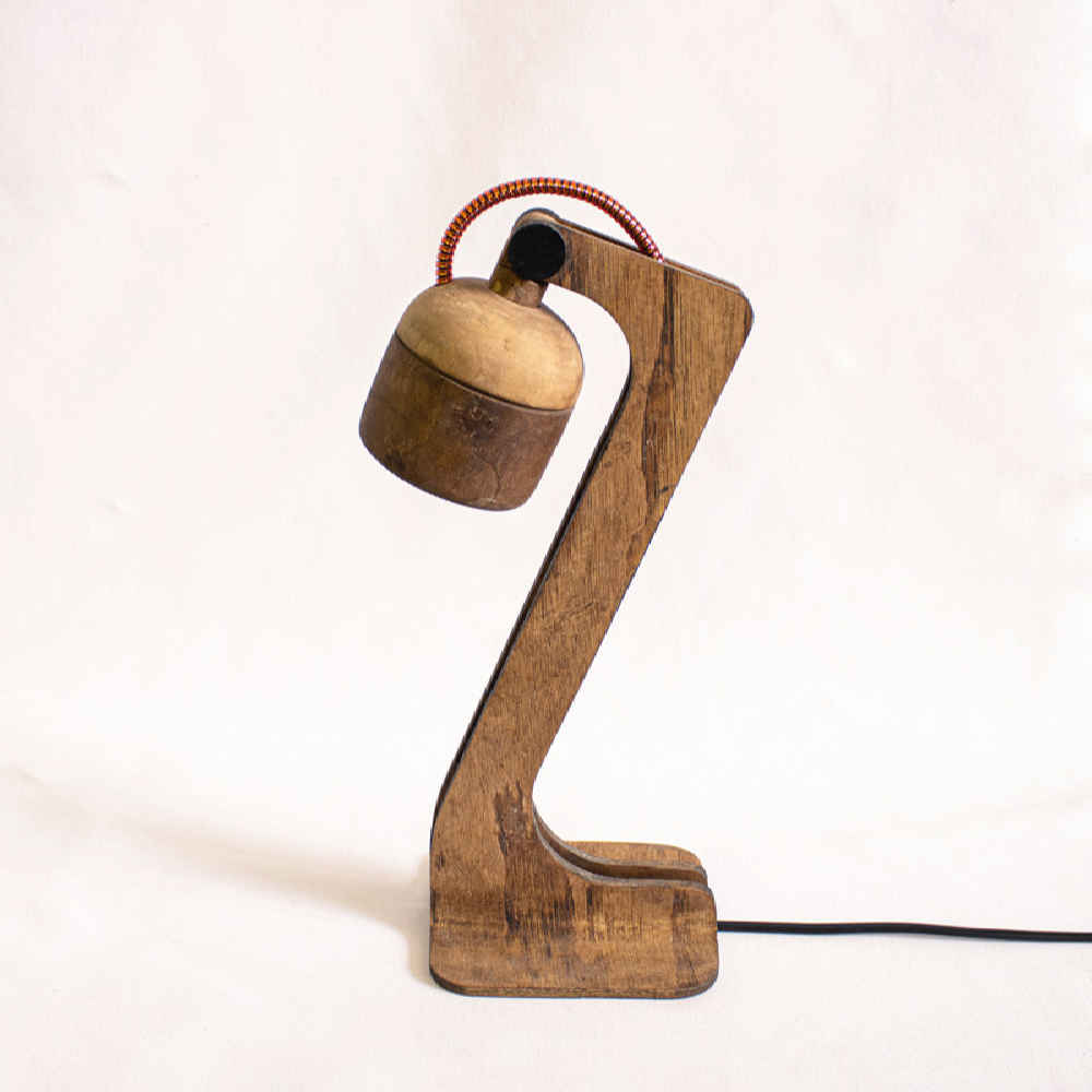 Handgemaakte verstelbare houten bureaulamp B12