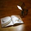 Handgemaakte en verstelbare houten bureaulamp – Dinosaurus-figuur
