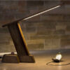 Handgemaakte verstelbare houten bureaulamp P0410